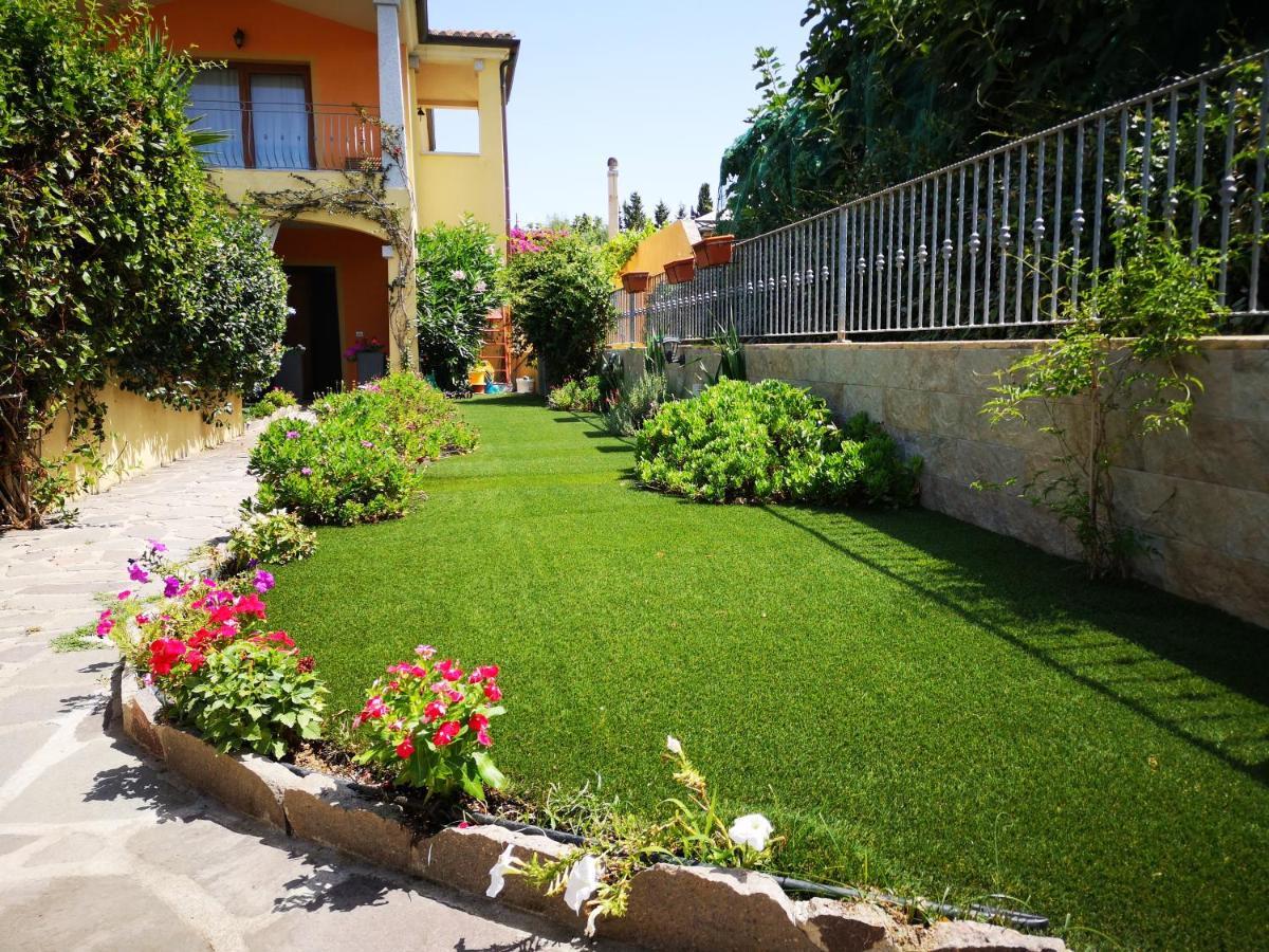 Вилла Casa Con Giardino Ольбия Экстерьер фото