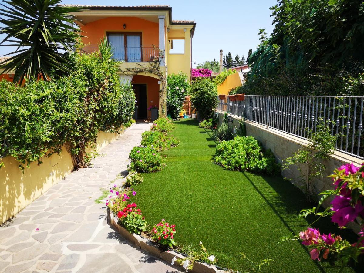 Вилла Casa Con Giardino Ольбия Экстерьер фото