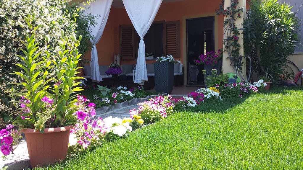 Вилла Casa Con Giardino Ольбия Номер фото