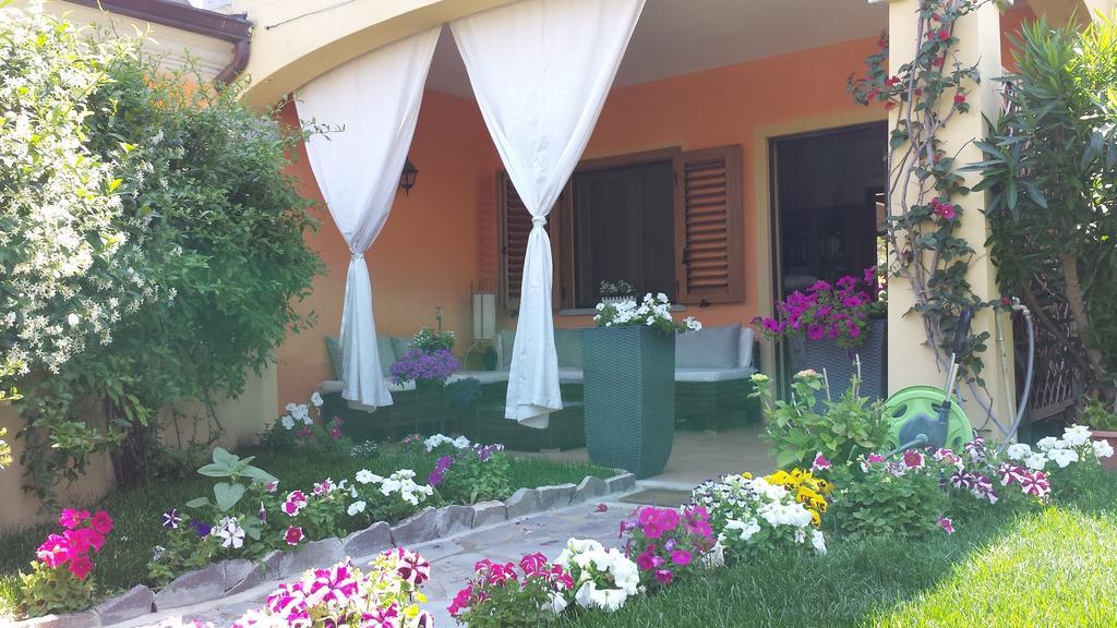 Вилла Casa Con Giardino Ольбия Номер фото